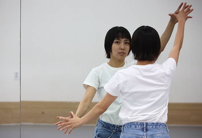 다음달 세종문화회관에서 신작 '우리'를 선보이는 안무가 해니. 이승환 기자