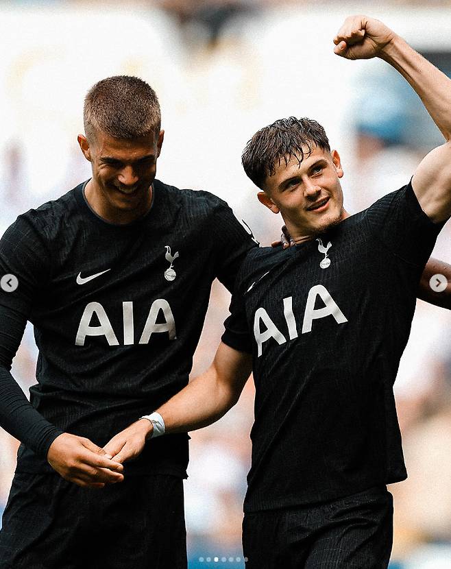 루카 유스코비치(왼쪽)와 윌 랭크셔. /사진=토트넘 공식 SNS 갈무리