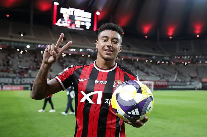 서울월드컵경기장/ K리그1/ FC서울 vs 울산HDFC/ 서울 린가드/ 승리 세레머니/ 칠리즈 K리그 경기 득점 공인구/ 기념 사진/ 사진 정재훈