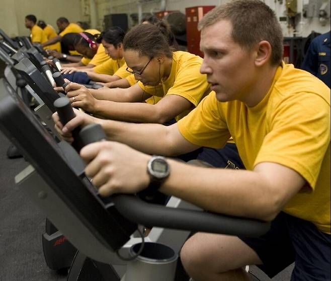 운동 순서에 따라 효과에 차이가 나는 것은 신체가 에너지를 사용하는 방식에 기인한다. 픽사베이