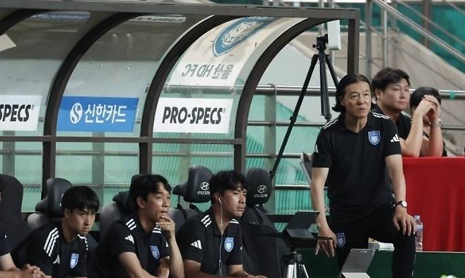 지난 시즌 우승팀 울산 HD가 2025시즌 7위(21일 기준)에 머물며 제 색깔을 못 내고 있다. 한국프로축구연맹 제공