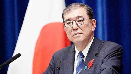 이시바 시게루 일본 총리가 지난해 10월 기자회견을 열고 있다. 로이터=연합뉴스