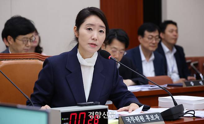 지난 14일 국회 여성가족위원회에서 열린 강선우 여성가족부 장관 후보자 인사청문회에서 강 후보자가 의원들의 질의에 답변하고 있다. 권도현 기자