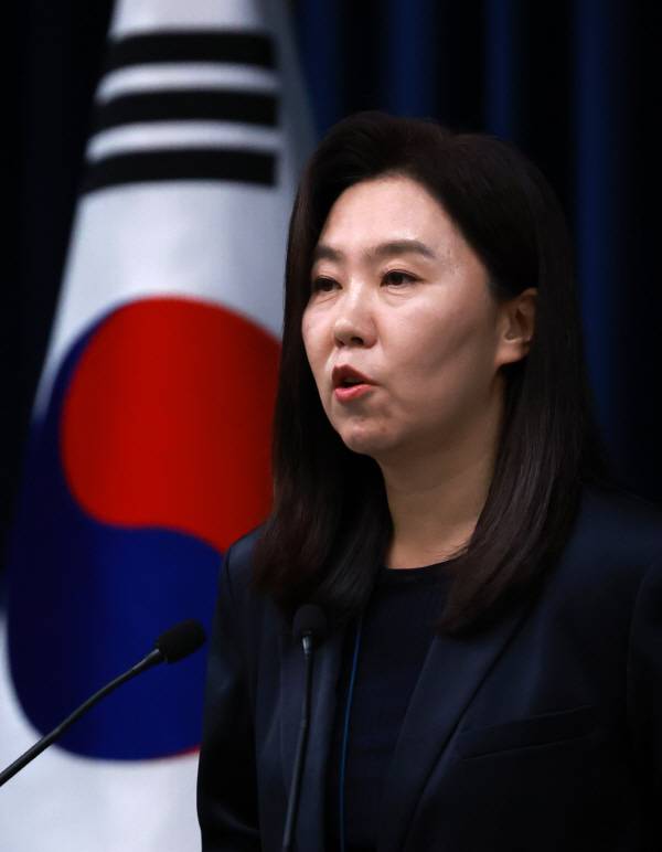강유정 대통령실 대변인이 21일 서울 용산 대통령실 청사에서 현안 브리핑을 하고 있다. 연합뉴스