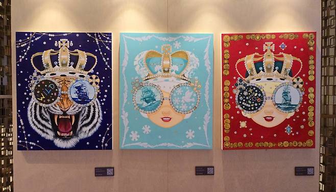 제주신화월드에서 전시되고 있는 김지희의 작품들