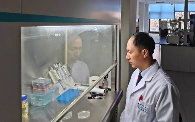 세계 최초로 ‘유전자 편집 아기’를 탄생시켜 세계적인 논란을 일으킨 중국 유명 과학자 허젠쿠이(賀建奎·41) 박사. 엑스