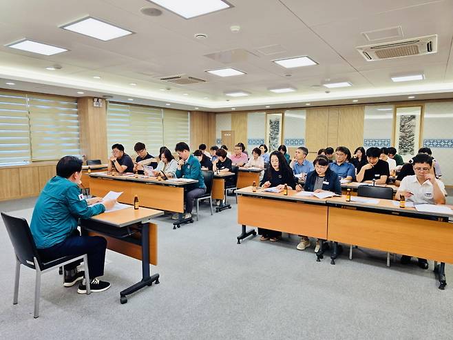 문경시 민생 회복 소비쿠폰 주무팀장 긴급회의 모습. /문경시 제공
