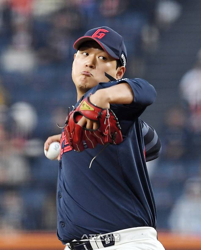 롯데 나균안이 투구에 임하고 있다. 대전 | 박진업 기자 upandup@sportsseoul.com