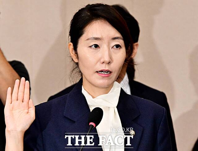 문재인 정부에서 여성가족부 장관을 지낸 정영애 전 장관이 이재명 정부가 강선우 여가부 장관 후보자에 대한 임명을 추진하기로 한 데 대해 유감의 뜻을 표하며, 과거 자신이 강 후보자로부터 직접 겪은 갑질 피해 사실을 폭로했다. /배정한 기자