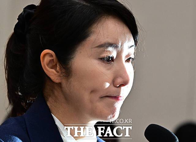 강선우 여성가족부 장관 후보자(사진)가 임명 수순을 밟으면서 더불어민주당 내 여진이 지속되는 모습이다. 진영 내 반발을 넘어 민심 이반 기폭제가 될 수 있다는 우려도 나온다. /배정한 기자