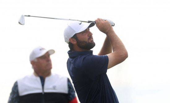 스코티 셰플러가 디 오픈 4라운드 13번 홀에서 티샷을 하고 있다. 포트러시(북아일랜드)=로이터연합뉴스