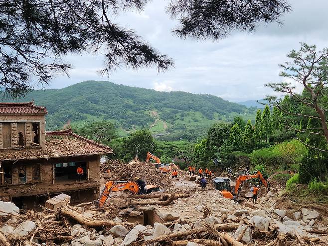 산청군 실종자 수색. 경남소방본부 제공