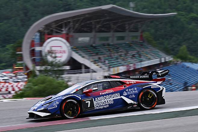 인제스피디움을 질주 중인 이정우. 사진: 김학수 기자