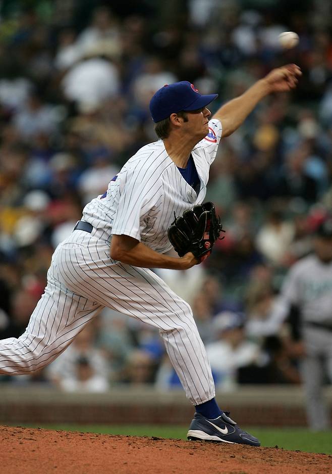 데뷔 시즌이었던 2005년 리치 힐이 시카고 컵스 유니폼을 입고 투구하는 모습. /AFPBBNews=뉴스1