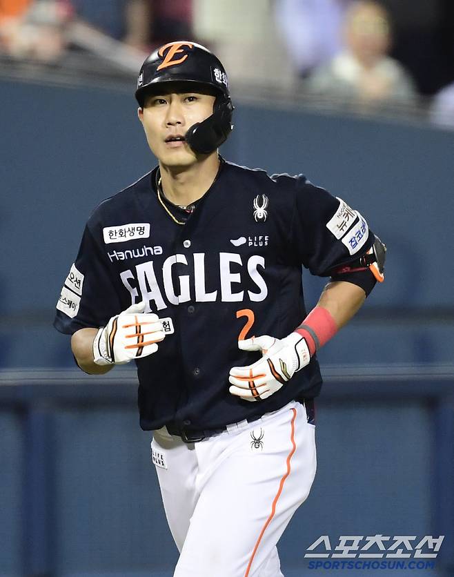 22일 잠실야구장에서 열린 KBO리그 두산과 한화의 경기. 9회초 솔로홈런을 날린 한화 심우준. 잠실=송정헌 기자songs@sportschosun.com/2025.07.22/