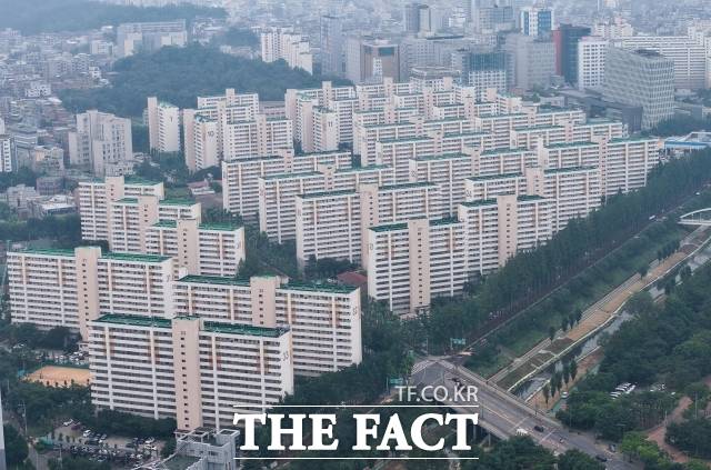 최근 정비사업장 곳곳에서 조합장이 해임되는 사례가 발생하면서 조합장의 위세가 예년 같지 않다는 평가가 나온다. /박헌우 기자