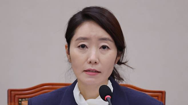 강선우 여성가족부 장관 후보자가 지난 14일 서울 여의도 국회에서 열린 여성가족위원회의 인사청문회에서 의원 질의에 답하고 있다. /남강호 기자