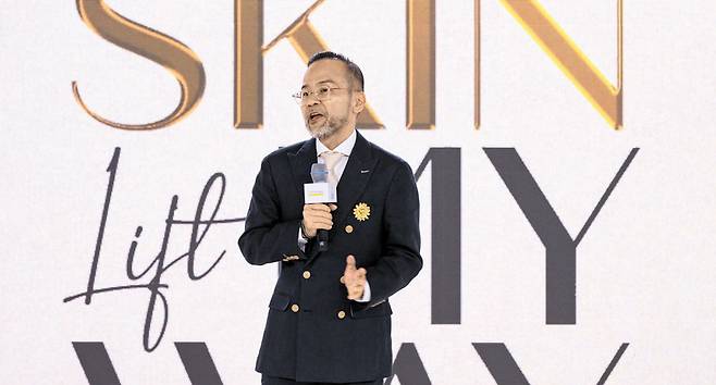 멀츠 에스테틱스는 ‘See My Skin, Lift My Way’ 캠페인을 통해 삶의 모든 단계에서 자신만의 아름다움을 찾는 것의 중요성을 전달했다. 캠페인에 참석한 로렌스 시오우 아시아퍼시픽 사장은 “획일적인 기준이 아닌 초개인화된 맞춤형 시술에 대한 소비자들의 수요와 기대가 늘고 있다”고 말했다. /멀츠 에스테틱스 제공