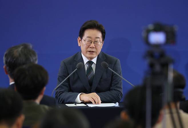 이재명 대통령이 지난 4일 대전 유성구 대전컨벤션센터에서 열린 국민소통 행보, 충청의 마음을 듣다 ‘충청의 꿈 다시 키우다’에서 모두발언을 하고 있다. 대통령실사진기자단