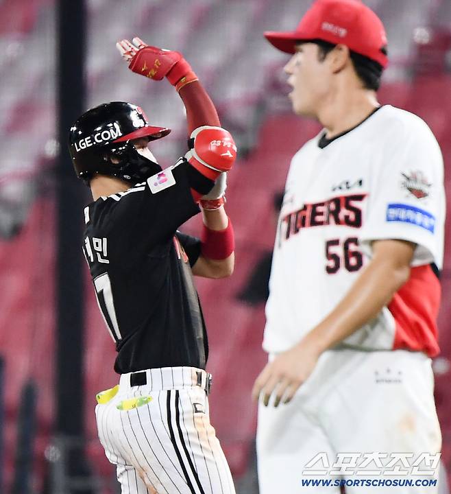 24일 광주 기아 챔피언스필드에서 열린 LG-KIA전. 8회초 무사 1루 박해민이 안타를 친 후 기뻐하고 있다. 광주=정재근 기자 cjg@sportschosun.com/2025.7.24/