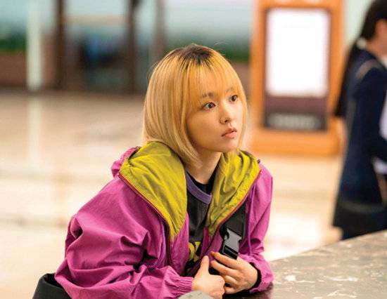 드라마 ‘미지의 서울’에서 1인 2역을 넘어 1인 4역의 연기를 보여준 박보영.