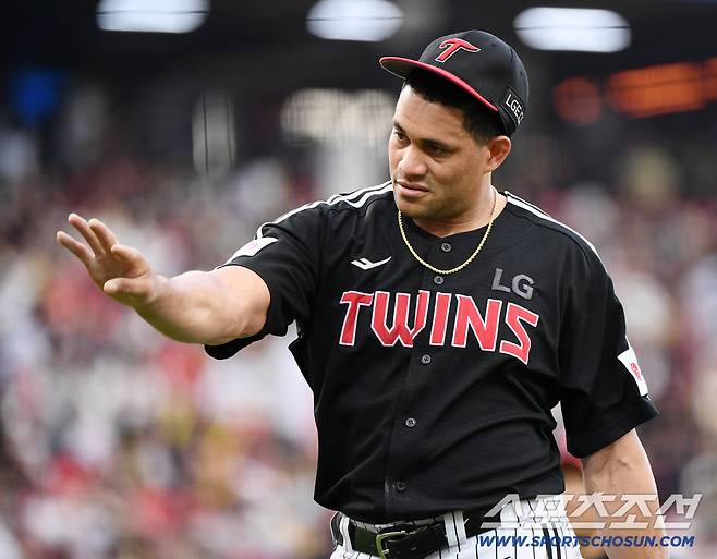 23일 광주 기아 챔피언스필드에서 열린 LG-KIA전. 3회말 1사 1루에서 치리노스가 박찬호를 병살타로 처리한 후 들어오고 있다. 광주=정재근 기자 cjg@sportschosun.com/2025.7.23/