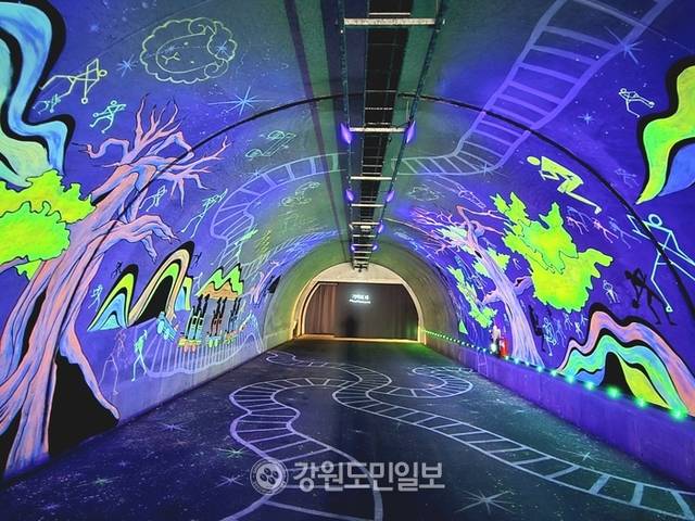 ▲ ‘2025 태백 in 발원지 백패킹 페스티벌’이 오는 26일부터 27일까지 2일간 통리 탄탄파크 일원에서 200여명이 참가한 가운데 진행된다. 백패킹 페스티벌 캠핑 장소인 통리 탄탄파크 폐탄광 갱도 모습. 전인수