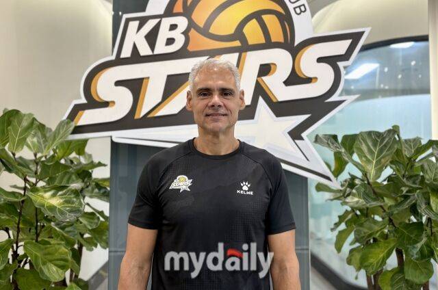 인터뷰에 응한 레오나르도 아폰소 감독./수원=김희수 기자