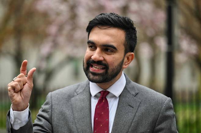 민주당 뉴욕시장 후보인 조란 맘다니가 지난 4월 16일 뉴욕시에서 선거 운동을 하고 있다. /AFPBBNews=뉴스1