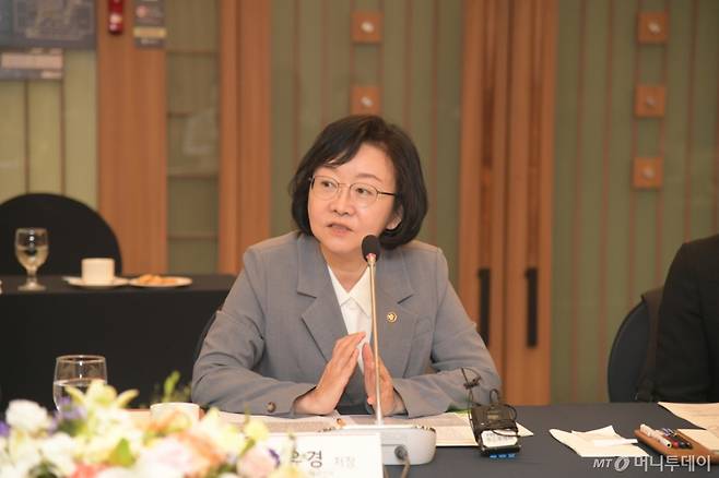 오유경 식품의약품안전처 처장이 25일 서울 중구 한국프레스센터에서 열린 11개 소비자단체 대표들과의 간담회에서 발언하고 있다. (식품의약품안전처 제공. 재판매 및 DB 금지) 2025.7.25/뉴스1