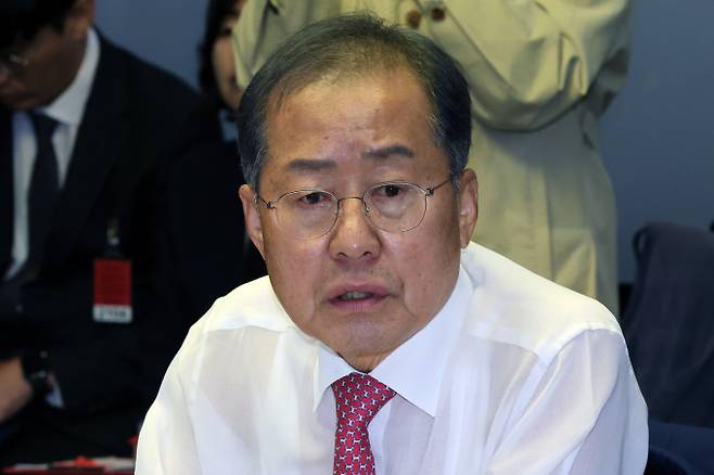 홍준표 전 대구시장이 "태어나선 안 될 정권이었다"는 말로 전 윤석열 정권을 비판했다. 사진은 과거 홍 전 시장이 국민의힘 소속일 당시 한 행사에 참석한 모습. /사진=뉴스1