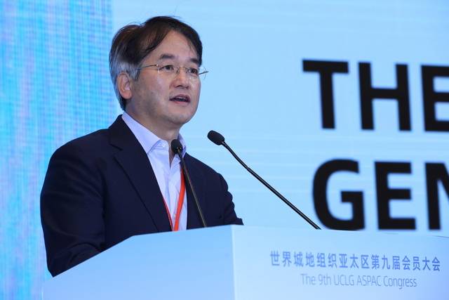 이동환 고양특례시장이 지난 2023년 11월 15일 제9차 UCLG ASPAC 이우시 총회 이사회 회의에 참석해 연설하고 있다. 고양시 제공