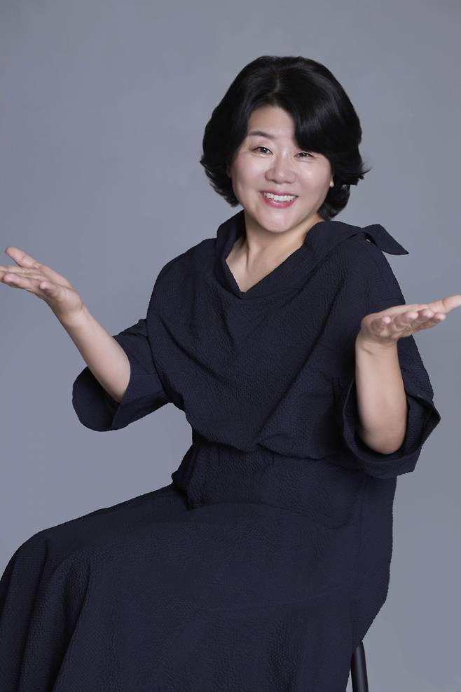 영화 '좀비딸'(감독 필감성)의 배우 이정은이 24일 진행된 라운드 인터뷰를 위해 포즈를 취하고 있다. /사진제공=NEW 2025.07.24 /사진=이동훈 photoguy@