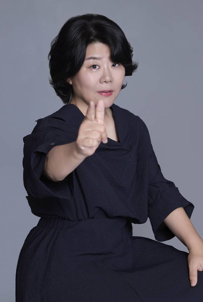 영화 '좀비딸'(감독 필감성)의 배우 이정은이 24일 진행된 라운드 인터뷰를 위해 포즈를 취하고 있다. /사진제공=NEW 2025.07.24 /사진=이동훈 photoguy@