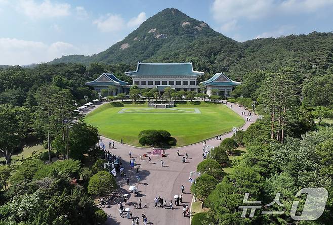 제21대 대통령 선거 투표일인 3일 서울 종로구 청와대에 관광객들이 북적이고 있다. 2025.6.3/뉴스1 ⓒ News1 박지혜 기자