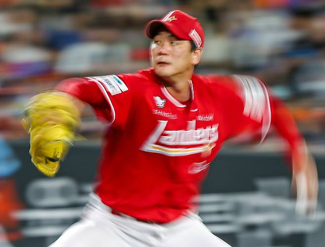 SSG 김광현이 26일 대전 한화생명 볼파크에서 열린 2025 KBO리그 정규시즌 한화전에서 역투하고 있다. 사진 | 연합뉴스