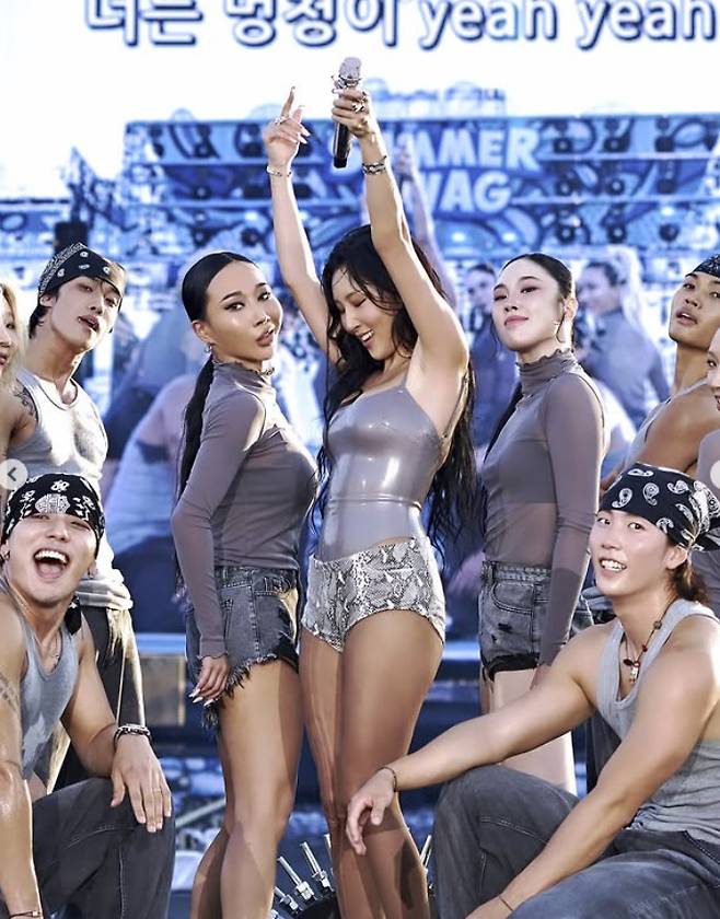 가수 화사 인스타그램