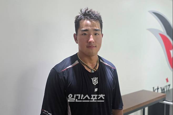 27일 경기 후 만난 KT 안현민. 수원=윤승재 기자