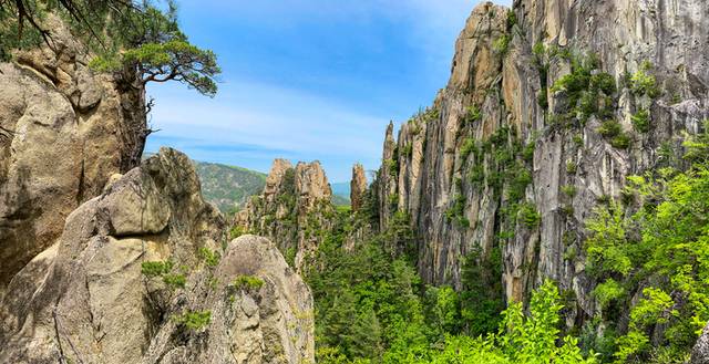 ▲ 동해시 무릉계곡 베틀바위.