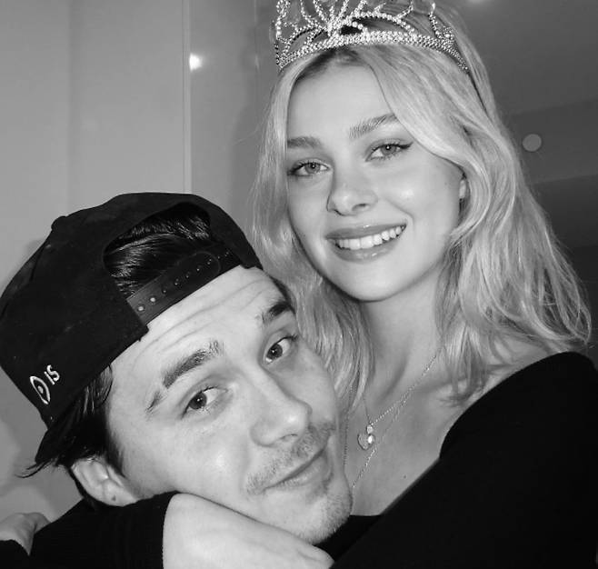 브루클린 베컴과 니콜라 펠츠(니콜라 펠츠 소셜 미디어)