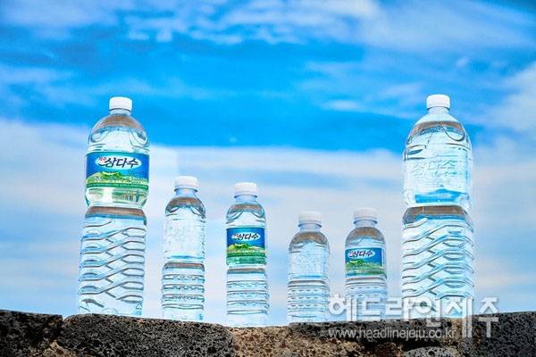 제주삼다수 국내 위탁판매사 선정 공모와 관련해 우선협상대상자로 광동제약이 선정됐으나, 심사 과정의 불공정 논란이 이어지고 있다.