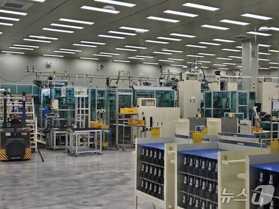 지난 4월 한세모빌리티 대구공장 구동공장에서 자동차 부품인 구동축(하프샤프트)가 생산되고 있는 모습(사진은 기사 내용과 무관함). 2025.04.23/ 뉴스1 김성식 기자