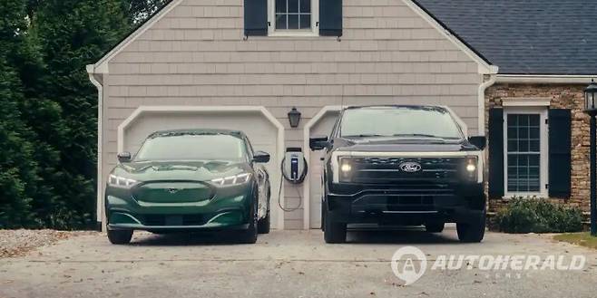 포드 CEO 짐 팔리는 향후 미국 시장에서 한국 및 일본의 대중차 브랜드와 경쟁 회피를 강조했다(출처: 포드)