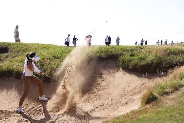 고진영, 전인지, 김효주, 최혜진, 윤이나, 유해란, 김세영, 김아림, 방신실, 양희영, 이소미, 임진희 프로, 이민지, 리디아 고, 넬리 코다 등이 출전한 2025년 미국여자프로골프(LPGA) 투어 메이저 골프대회 AIG여자오픈. 디펜딩 챔피언 리디아 고가 2라운드에서 경기하는 모습이다. 사진제공=Morgan Harlow/R&A/R&A via Getty Images