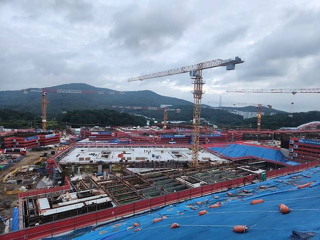 서울 서초구의 한 건설현장 전경. 장필수 기자 feel@hani.co.kr