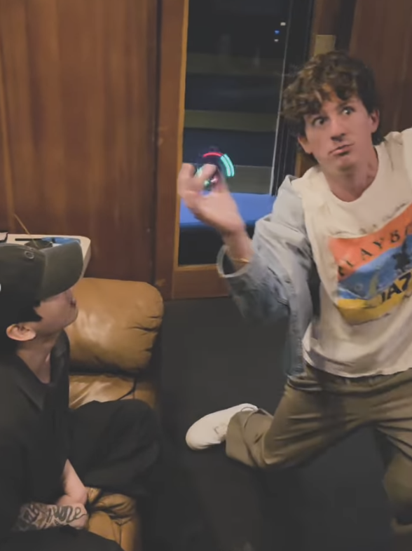 정국, 찰리푸스. 제이홉 SNS