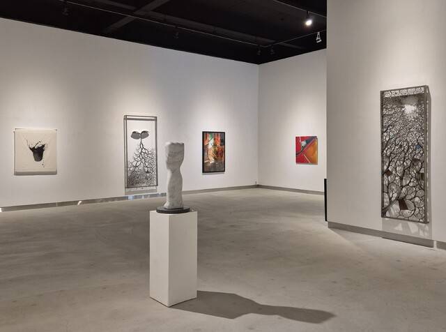 등불을 켰다: 연석산우송미술관 10주년 기획전