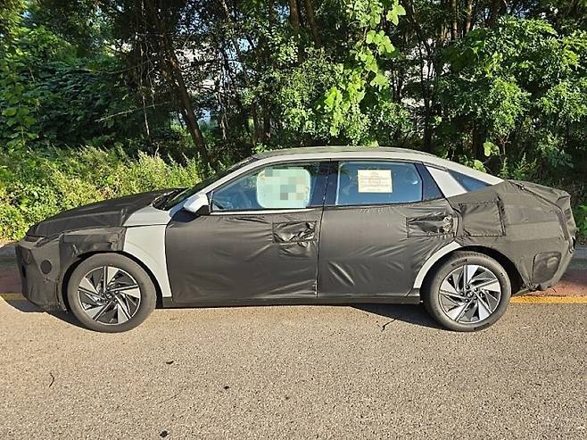 내년 선보일 예정인 현대차 아반떼 풀체인지 모델. 사진 | 자동차 온라인 커뮤니티