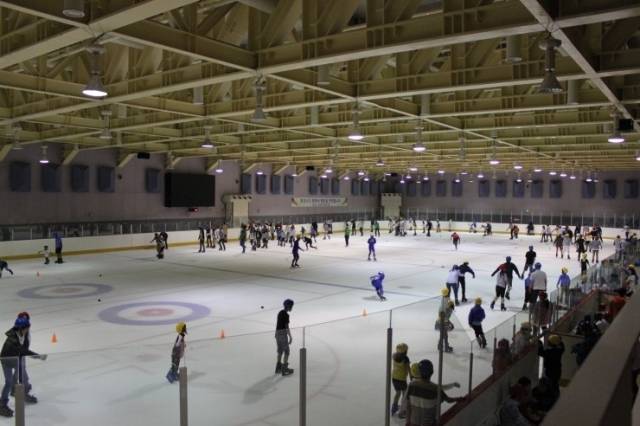 지난 6월부터 운영하고 있는 창원 빙상장. 사진 제공=창원시