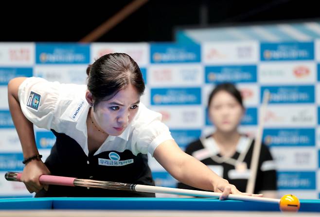 스롱 피아비가 LPBA 두개 대회 연속 우승과 개인 통산 9번째 우승을 차지했다. 사진은 10일 경기 고양 PBA스타디움에서 열린 2025-26시즌 3차 투어 올바른 생활카드 NH농협카드 PBA-LPBA 채리티 챔피언십 LPBA 결승전에 출전한 스롱의 모습. /사진=프로당구협회(PBA) 제공